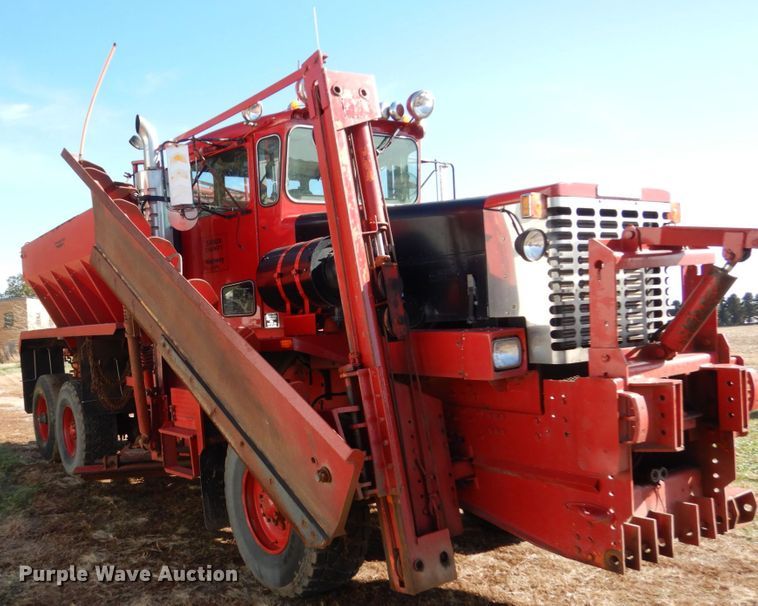 image for item EC9064 1991 Oshkosh PA-2526-2 spreader truck