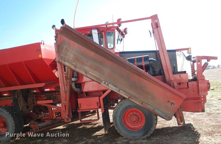 image for item EC9064 1991 Oshkosh PA-2526-2 spreader truck