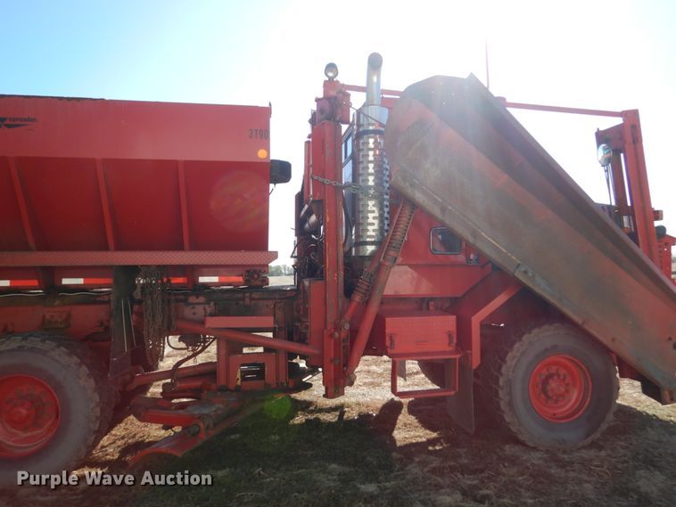 image for item EC9064 1991 Oshkosh PA-2526-2 spreader truck