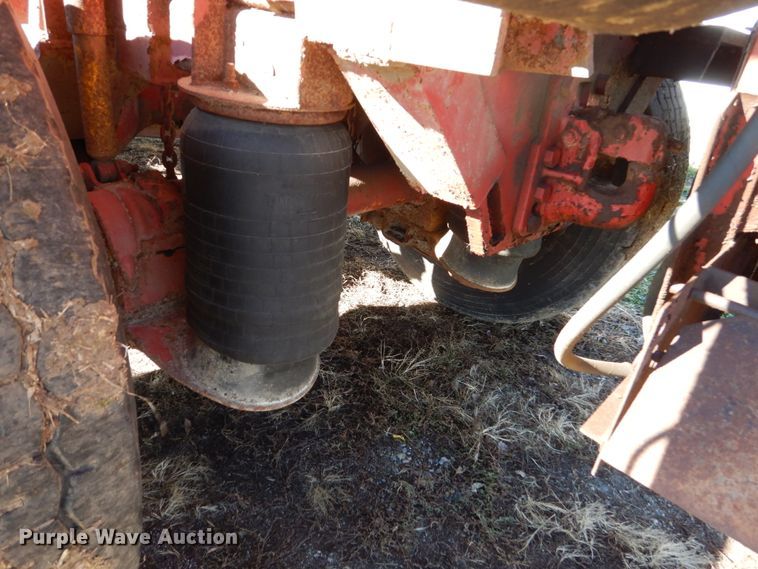 image for item EC9064 1991 Oshkosh PA-2526-2 spreader truck