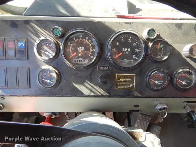 image for item EC9064 1991 Oshkosh PA-2526-2 spreader truck