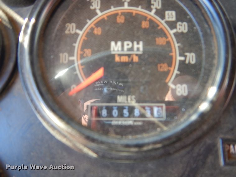 image for item EC9064 1991 Oshkosh PA-2526-2 spreader truck