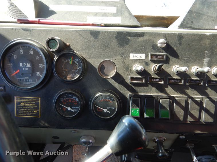 image for item EC9064 1991 Oshkosh PA-2526-2 spreader truck