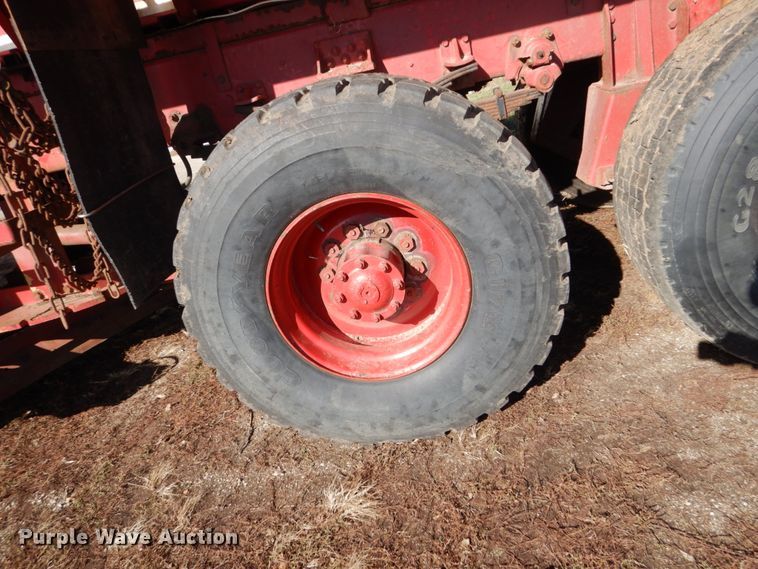 image for item EC9064 1991 Oshkosh PA-2526-2 spreader truck