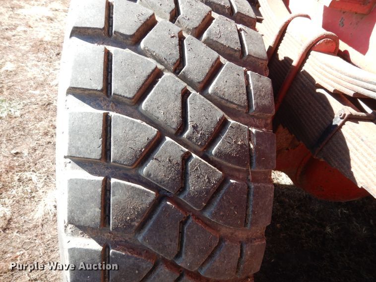 image for item EC9064 1991 Oshkosh PA-2526-2 spreader truck