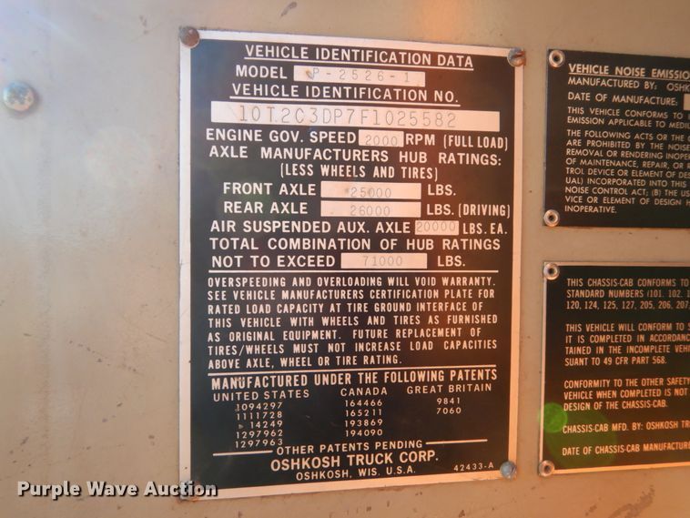 image for item EC9065 1985 Oshkosh P-2526-1 spreader truck