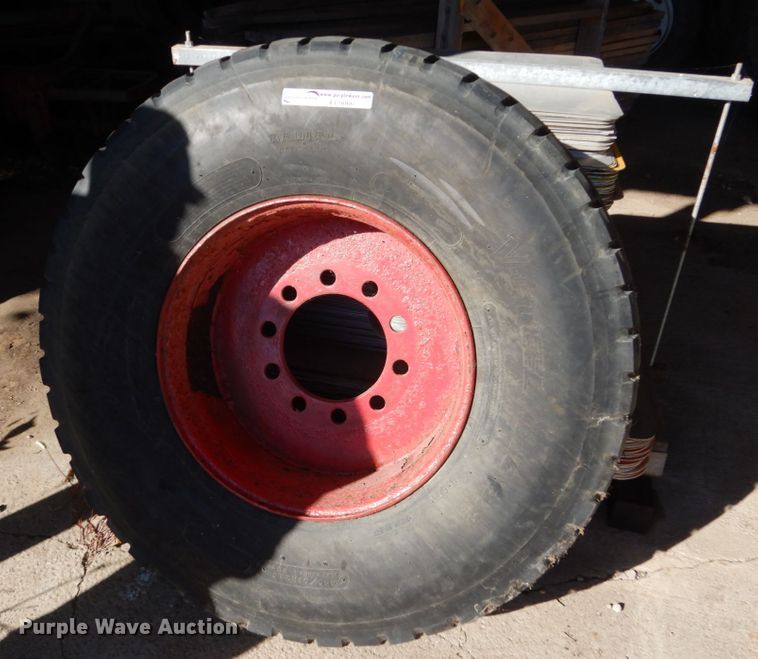 image for item EC9066 (5) tires and wheels