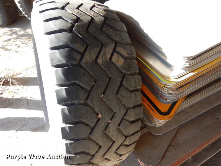 image for item EC9066 (5) tires and wheels