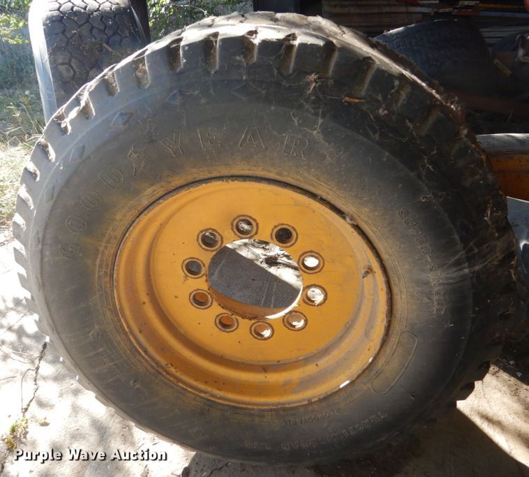 image for item EC9066 (5) tires and wheels