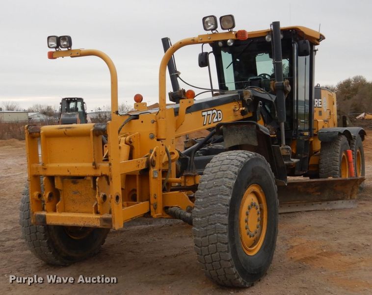 image for item EC9117 2005 John Deere 772D motor grader