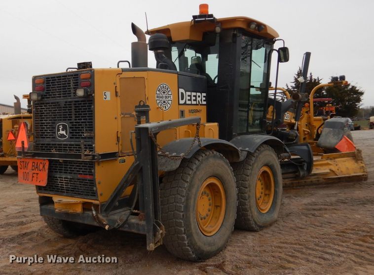 image for item EC9117 2005 John Deere 772D motor grader