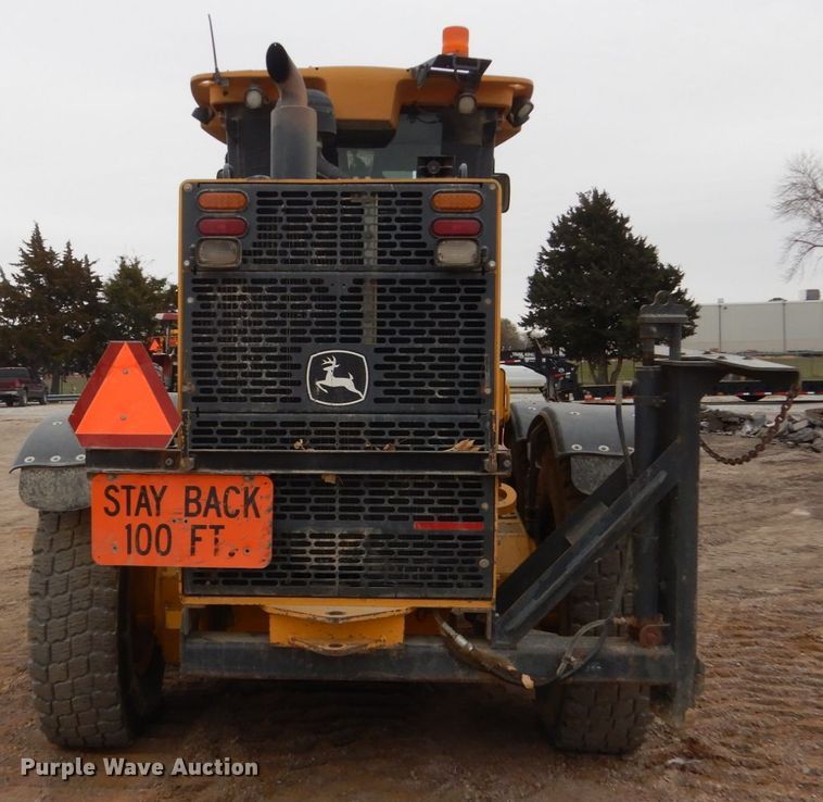 image for item EC9117 2005 John Deere 772D motor grader