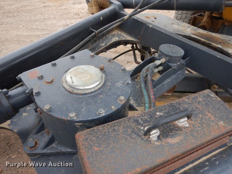 image for item EC9117 2005 John Deere 772D motor grader