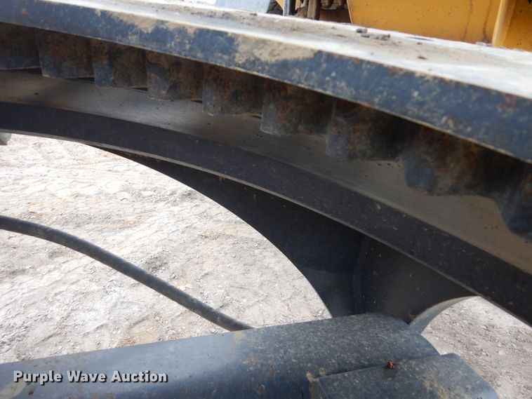 image for item EC9117 2005 John Deere 772D motor grader