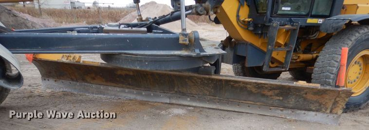 image for item EC9117 2005 John Deere 772D motor grader