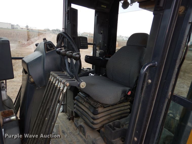 image for item EC9117 2005 John Deere 772D motor grader