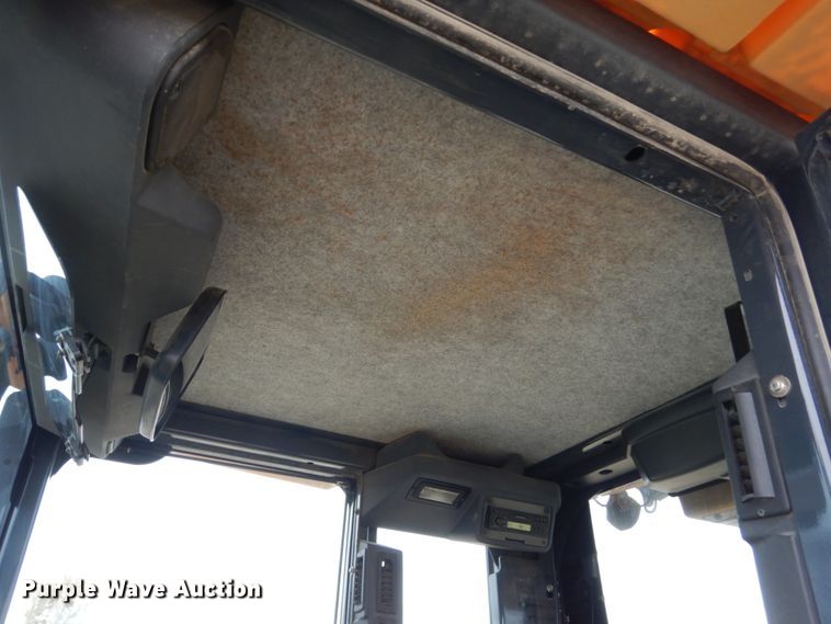 image for item EC9117 2005 John Deere 772D motor grader