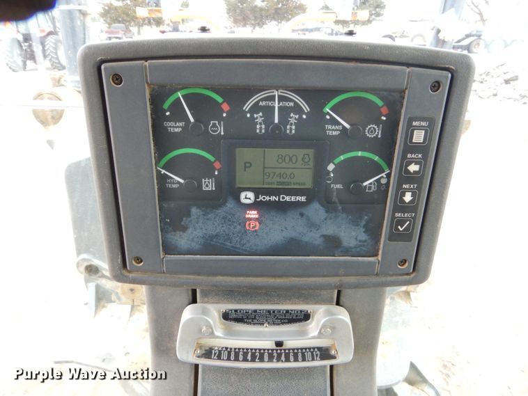 image for item EC9117 2005 John Deere 772D motor grader