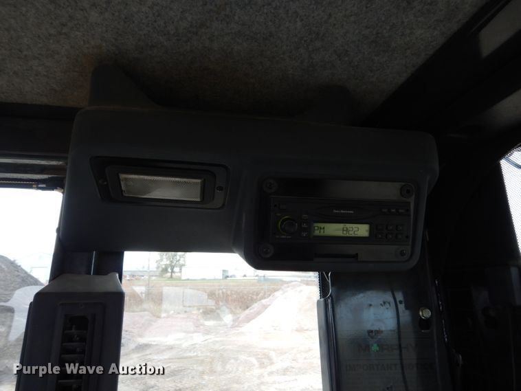 image for item EC9117 2005 John Deere 772D motor grader