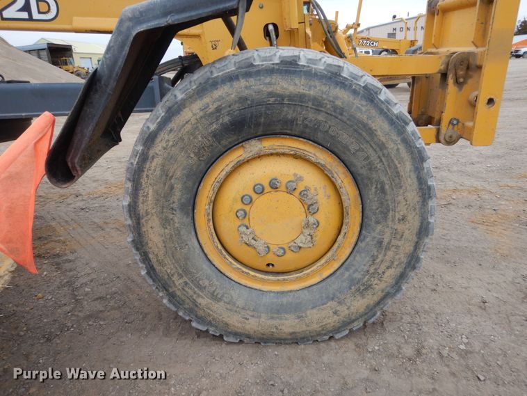 image for item EC9117 2005 John Deere 772D motor grader