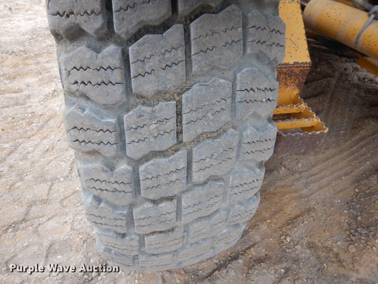 image for item EC9117 2005 John Deere 772D motor grader