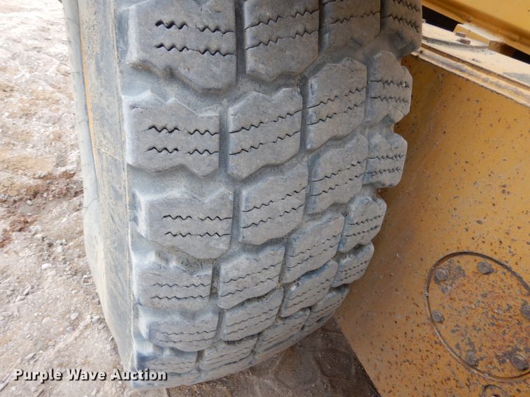 image for item EC9117 2005 John Deere 772D motor grader