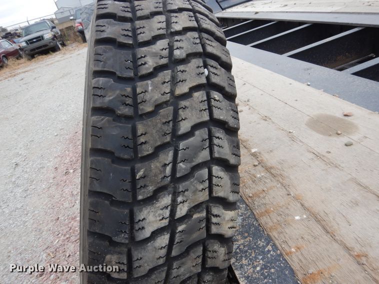 image for item EC9117 2005 John Deere 772D motor grader