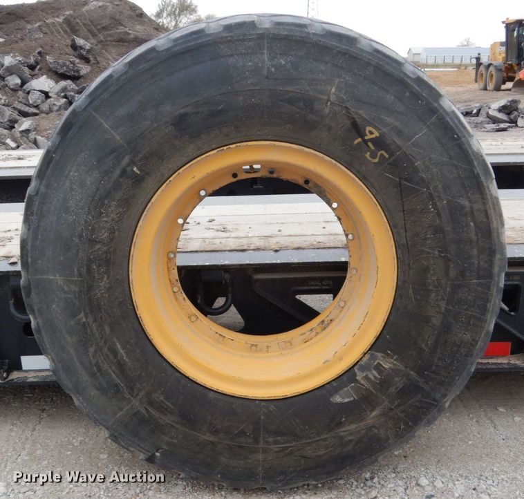 image for item EC9117 2005 John Deere 772D motor grader