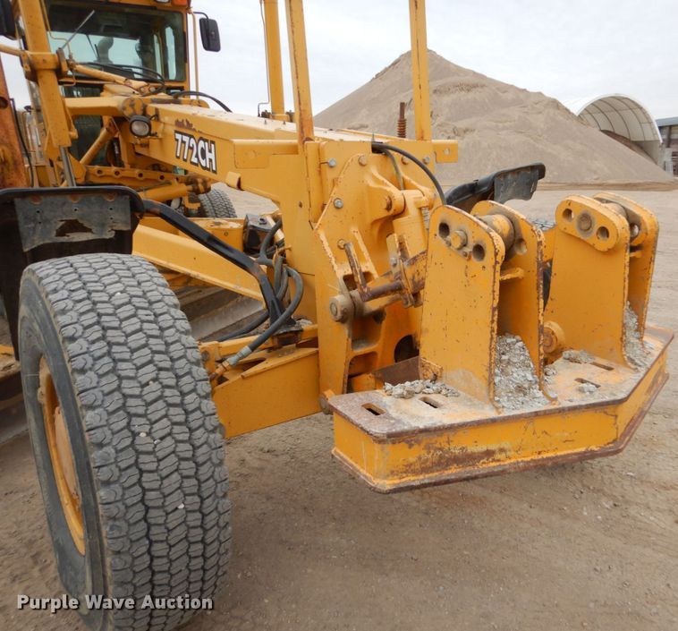 image for item EC9118 2000 John Deere 772CH motor grader