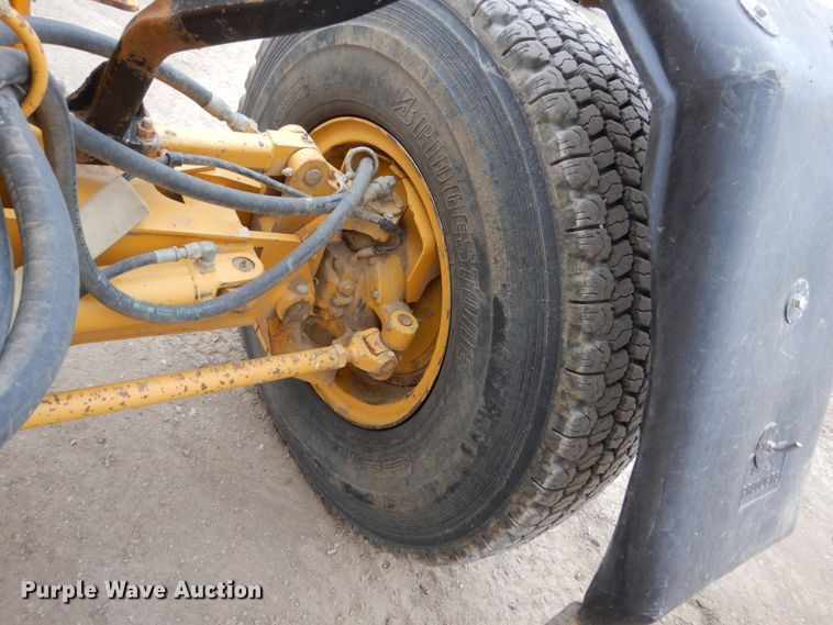 image for item EC9118 2000 John Deere 772CH motor grader