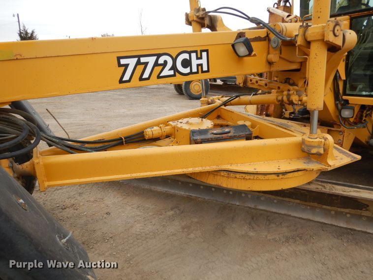 image for item EC9118 2000 John Deere 772CH motor grader