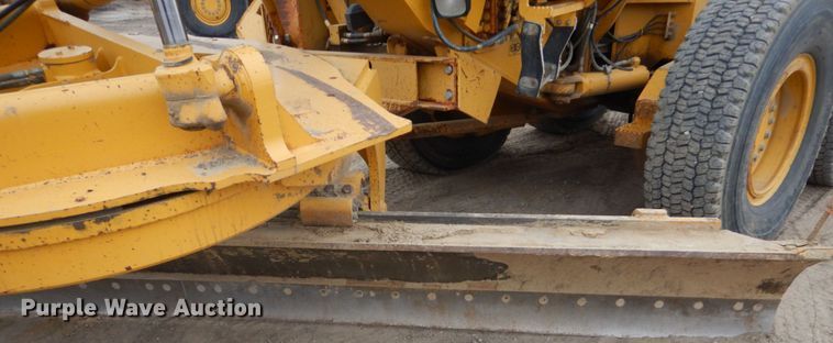 image for item EC9118 2000 John Deere 772CH motor grader