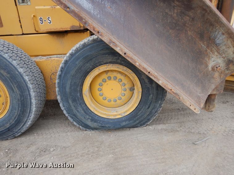 image for item EC9118 2000 John Deere 772CH motor grader