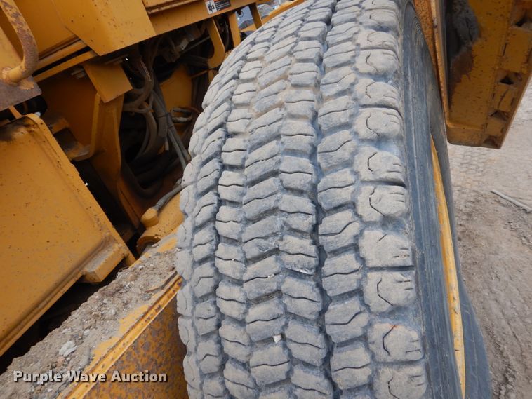 image for item EC9118 2000 John Deere 772CH motor grader