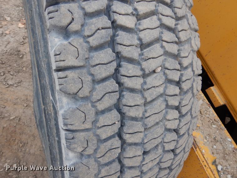 image for item EC9118 2000 John Deere 772CH motor grader