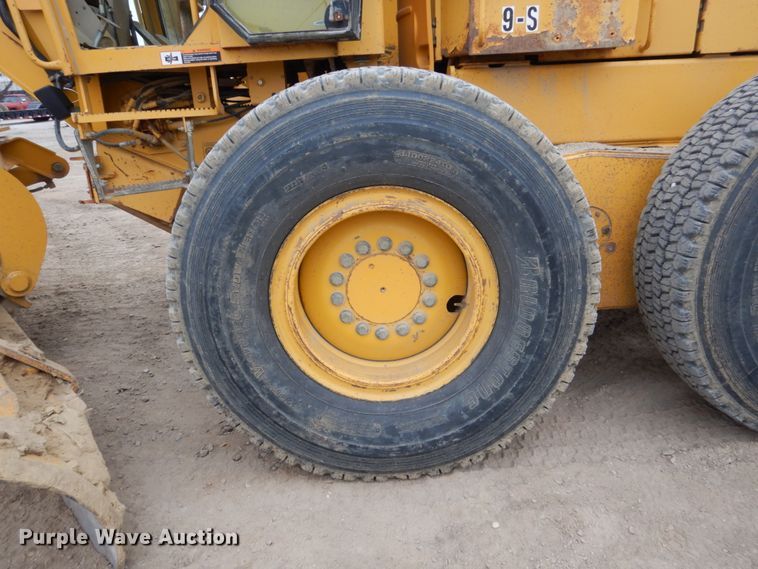 image for item EC9118 2000 John Deere 772CH motor grader