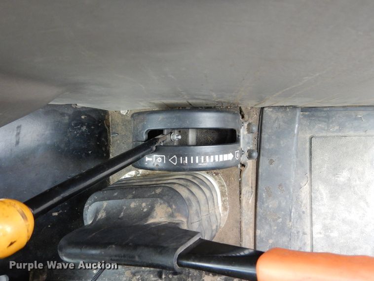 image for item EC9120 2013 Case IH Farmall 120A MFWD tractor