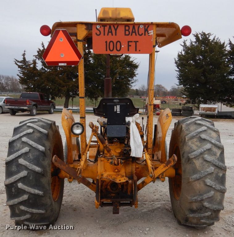 image for item EC9121 1982 John Deere 401B tractor