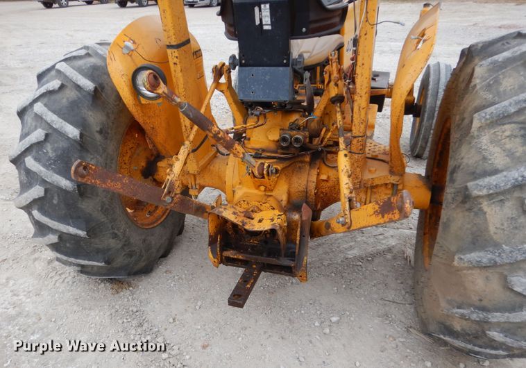 image for item EC9121 1982 John Deere 401B tractor