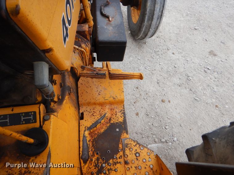 image for item EC9121 1982 John Deere 401B tractor