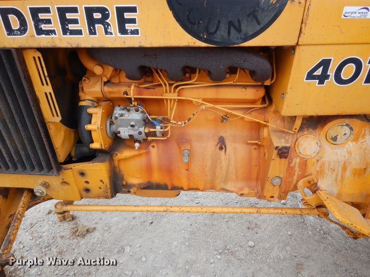 image for item EC9121 1982 John Deere 401B tractor