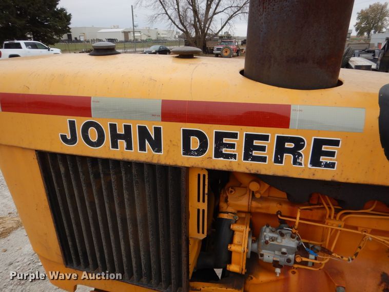image for item EC9121 1982 John Deere 401B tractor