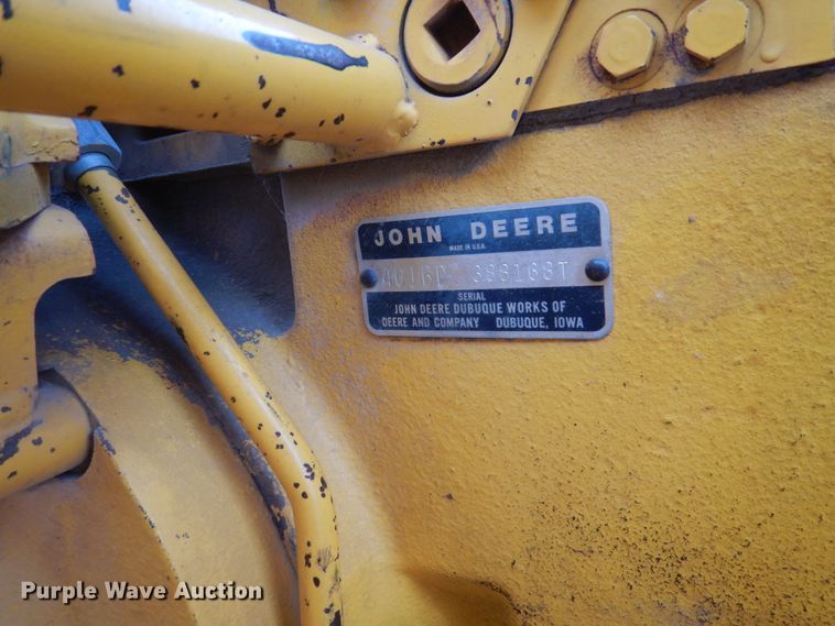 image for item EC9121 1982 John Deere 401B tractor