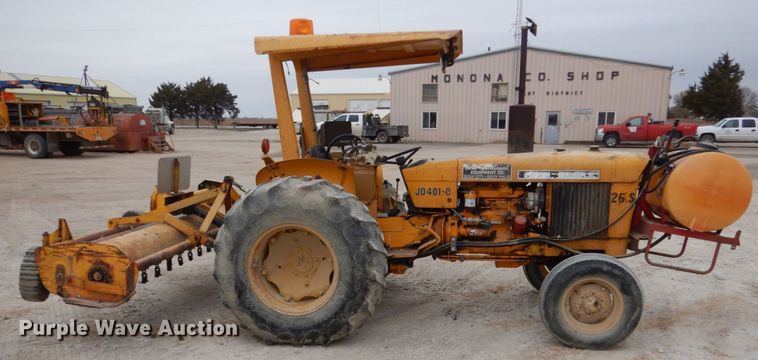 image for item EC9122 1975 John Deere 401B tractor