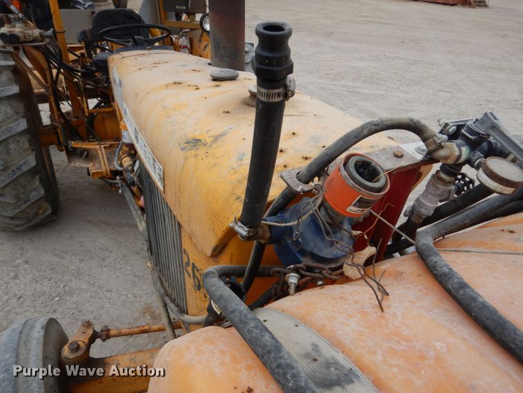 image for item EC9122 1975 John Deere 401B tractor