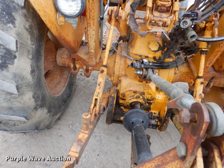 image for item EC9122 1975 John Deere 401B tractor