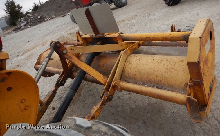 image for item EC9122 1975 John Deere 401B tractor