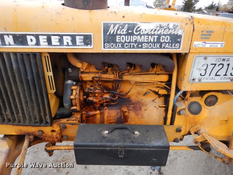 image for item EC9122 1975 John Deere 401B tractor