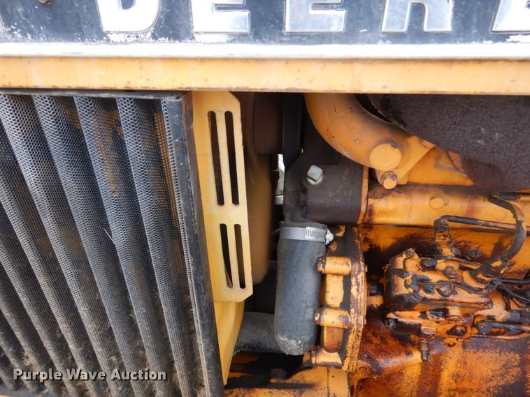 image for item EC9122 1975 John Deere 401B tractor