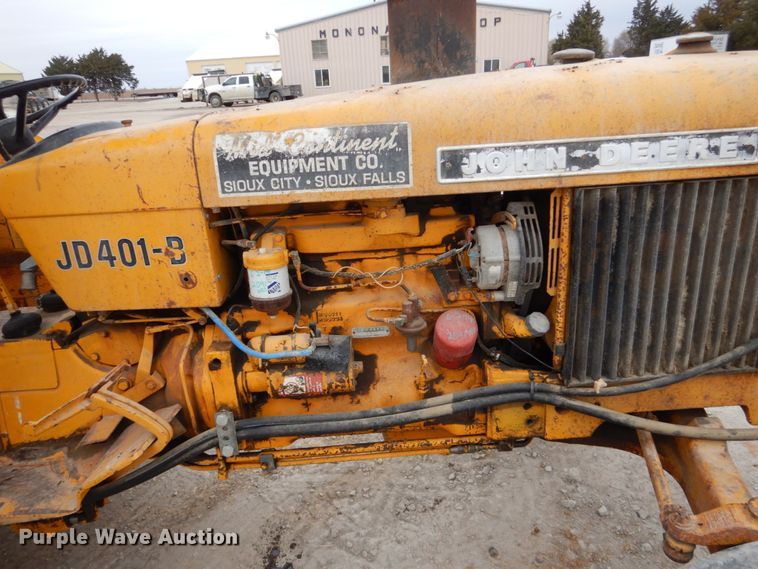 image for item EC9122 1975 John Deere 401B tractor